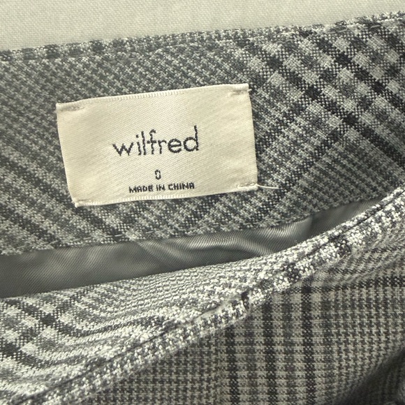 Aritzia Wilfred Dorine Wrap Front Mini Skirt Plaid Wool/Cashmere Size 0 Gray - Picture 4 of 7
